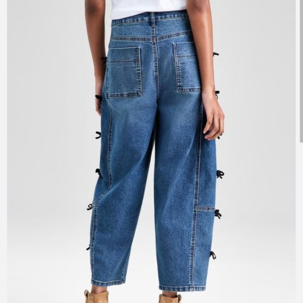 Chic Bow Detail Barrel Leg Jean - Picture 2 of 2